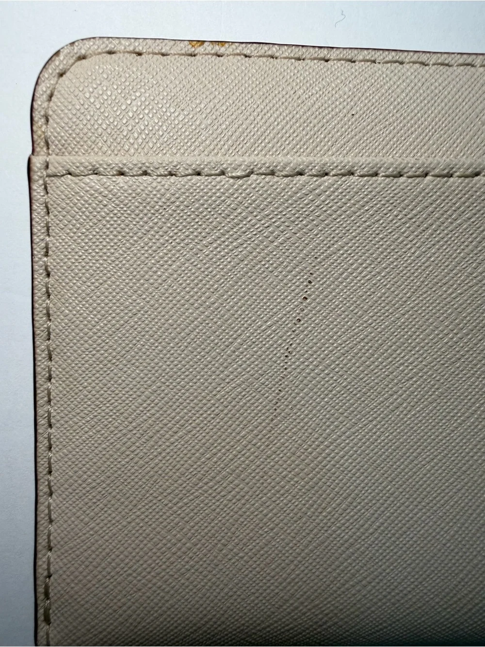 kate spade beige Minnie Mouse zip-around wallet